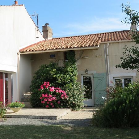 לינה וארוחת בוקר Saint-Aubin-la-Plaine L'Aubinoise מראה חיצוני תמונה