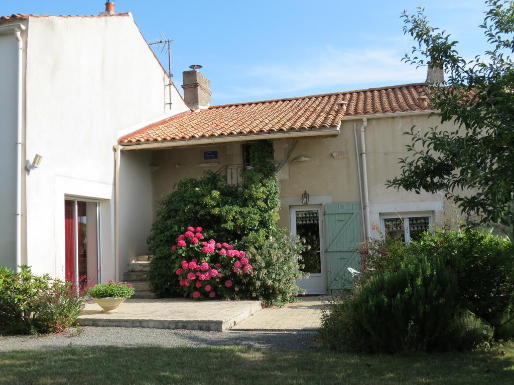 לינה וארוחת בוקר Saint-Aubin-la-Plaine L'Aubinoise מראה חיצוני תמונה