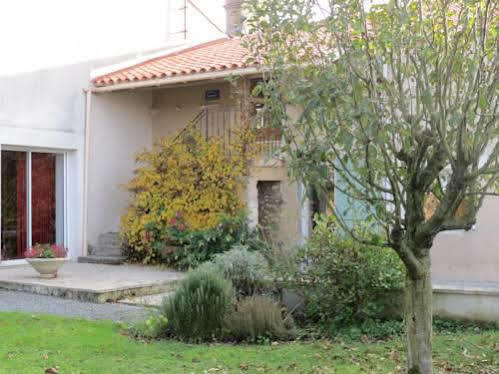 לינה וארוחת בוקר Saint-Aubin-la-Plaine L'Aubinoise מראה חיצוני תמונה